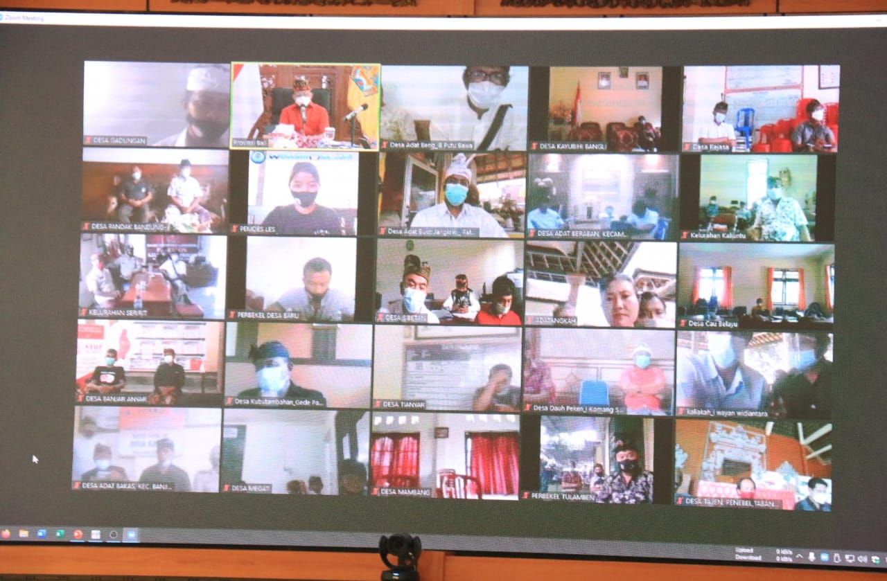 podiumnews.com-Gubernur Koster Minta Aparatur Desa se-Bali Gotong Royong Jalankan PPKM Mikro